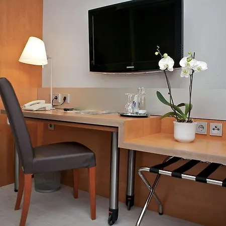 Otel Attimo Stuttgart***s