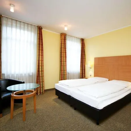 Otel Attimo Stuttgart***s