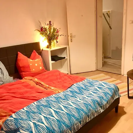 Check-in Central 4-bedroom 100m2 Stuttgart