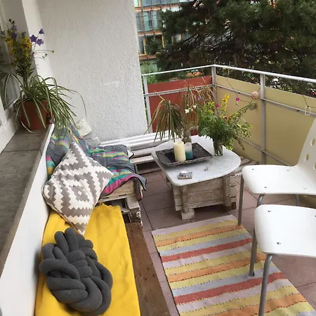 Check-in Central 4-bedroom 100m2 Stuttgart