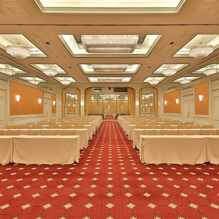 Le Meridien Hotel 5*