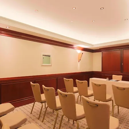 Le Meridien Hotel 5*