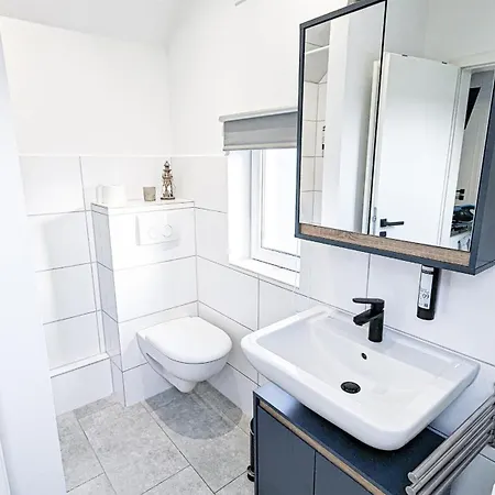 Alfa 3br 5 Beds Netflix Inet Ebk Wasen Nahe Daimler L Bathroom L Kitchen L Wifi & Smarttv L 3 5 Betten L Kueche L Duschbad Apartment