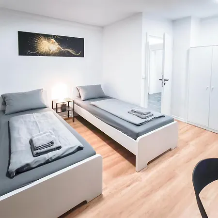 Alfa 4 4br Tv Wifi Wm Nahe Wasen & Daimler L 7beds I 8 People I Kitchen L Bathroom Apartment Stuttgart