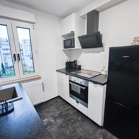 Alfa 4 4br Tv Wifi Wm Nahe Wasen & Daimler L 7beds I 8 People I Kitchen L Bathroom