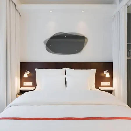 Ruby Hanna Hotel