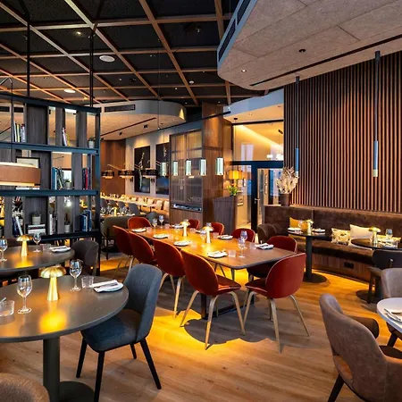 Radisson Blu At Porsche Design Tower 4* 슈투트가르트