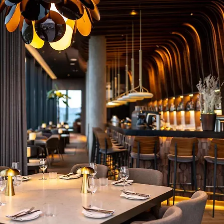 Radisson Blu At Porsche Design Tower Stuttgart