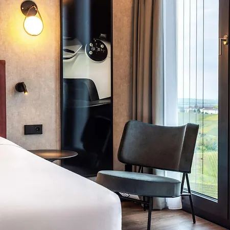Radisson Blu At Porsche Design Tower 4* 슈투트가르트