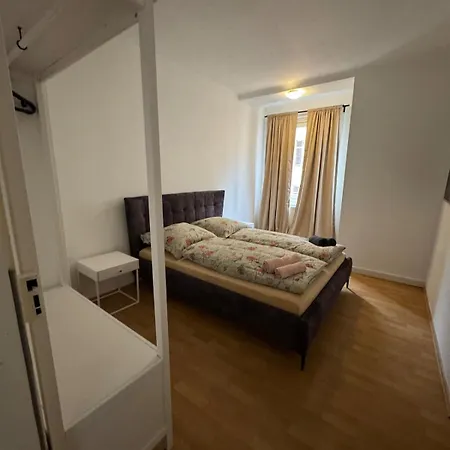 Im Osten Von Apartment