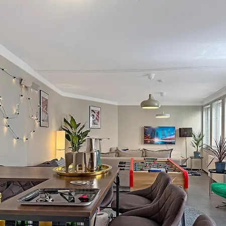 Grill Patio & Games Sleeps 13 Holiday home *