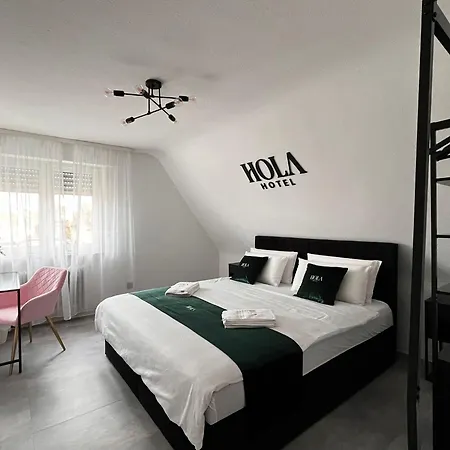 Hola Bed and Breakfast