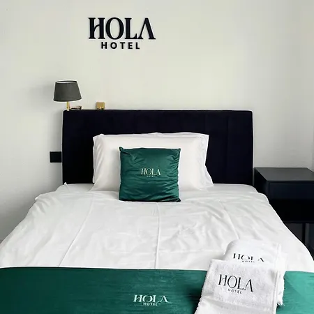 Hola Bed and Breakfast *