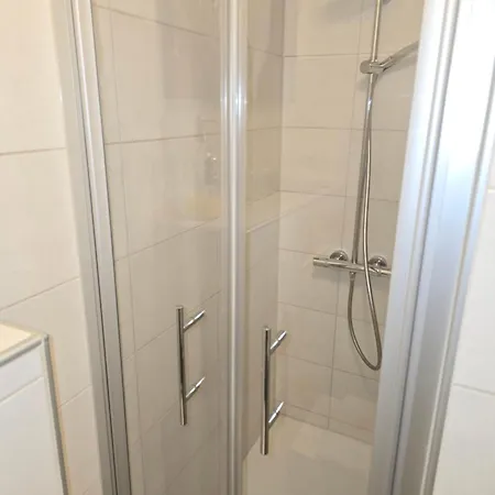 Nr 5 Bei Augsburger Platz * Stuttgart