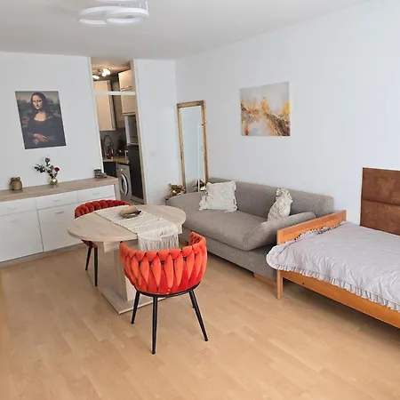Nr 5 Bei Augsburger Platz *