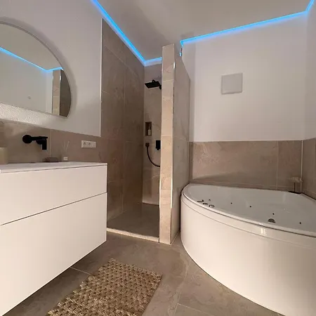 Group Accommodation In A City Location Apartment