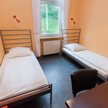 Hostal Alex 30 *