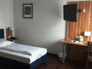 多米诺酒店