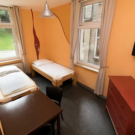 Hostal Alex 30 *