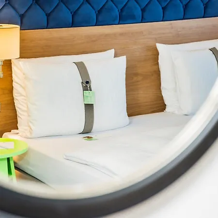 By Ihg Hotel