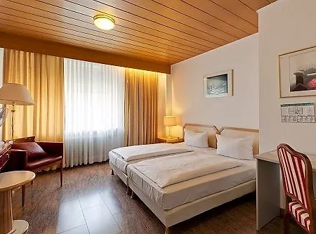 Astoria Hotell 3*