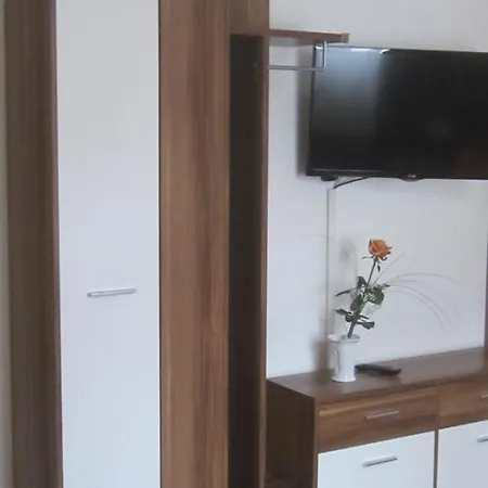 ゲストハウス Hotel-pension Adler Untertuerkheim