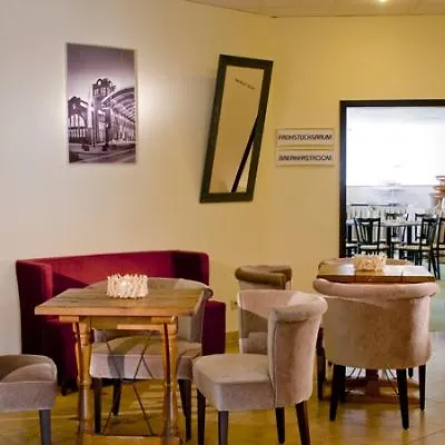 Hotel Achat Zuffenhausen 3*