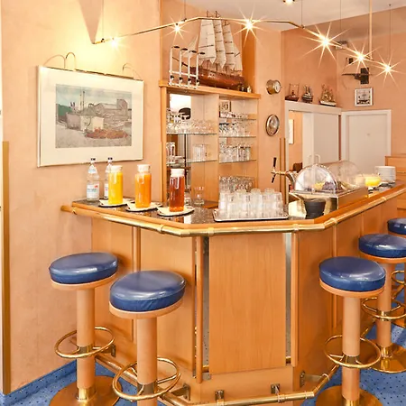 Hansa Hotel 3*