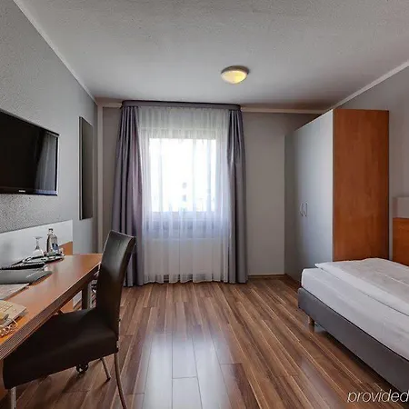 Otel Attimo Stuttgart***s