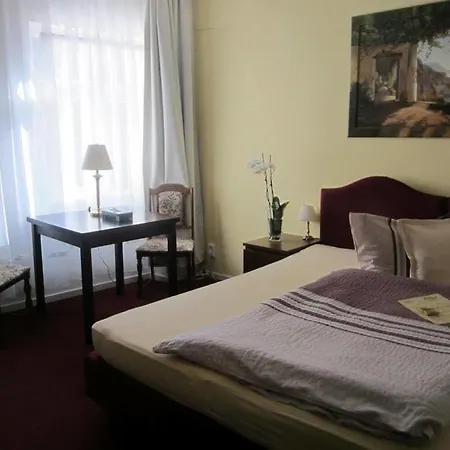 Hotel-pension Adler Untertuerkheim * シュトゥットガルト