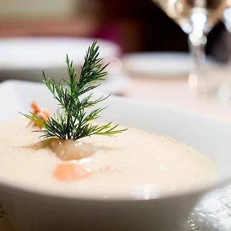 Restaurant Krehl's Linde Отель 3*