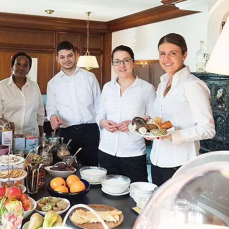 Отель Restaurant Krehl's Linde 3*