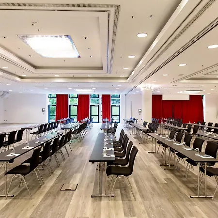 Dormero Szálloda Stuttgart