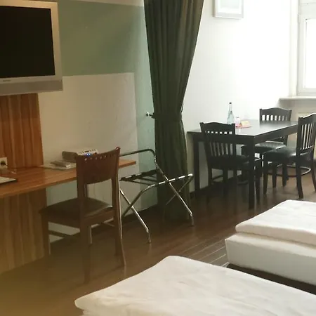 多米诺酒店 酒店