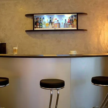 多米诺酒店