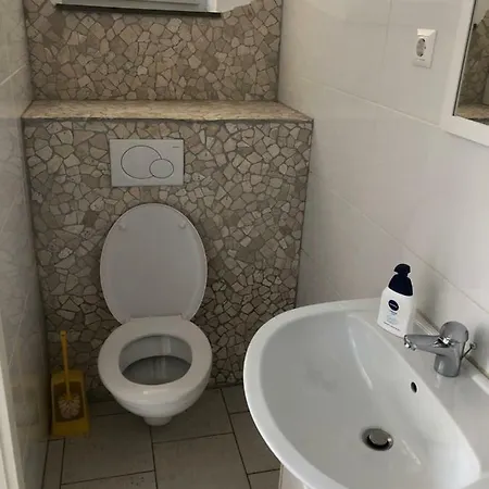 Lägenhet Ferienwohnung Beutelsbacherstrasse 12 Unterturkheim Stuttgart