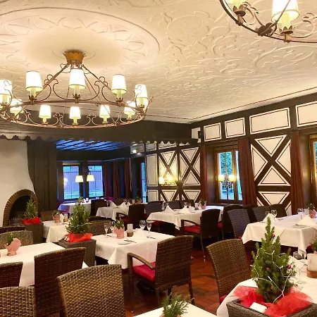 施瓦滕雷莱克萨沃德酒店 酒店