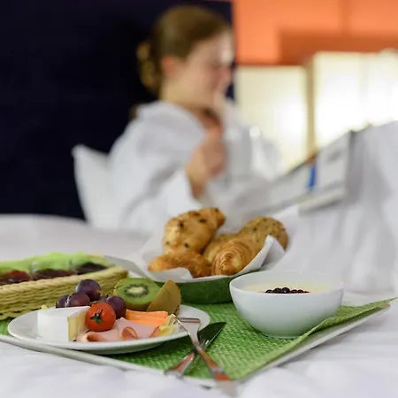 Mercure Center Hotell 4*