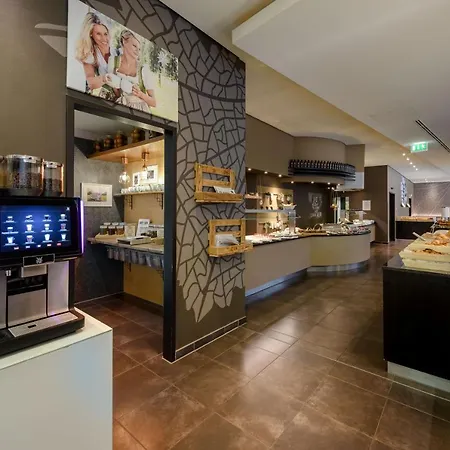 Mercure Center Hotell 4*