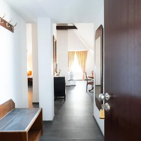 Hotell Astoria Am Urachplatz 3*