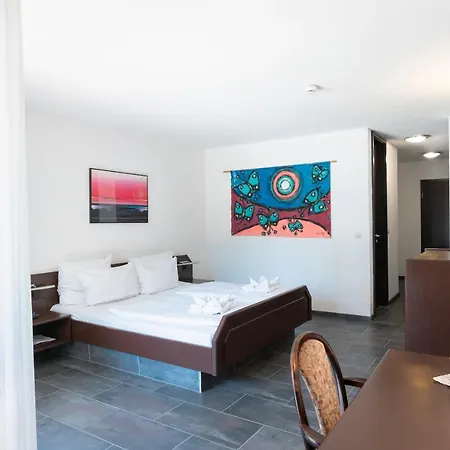 Hotell Astoria Am Urachplatz Stuttgart