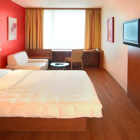 ホテル Messe & Airport 3*
