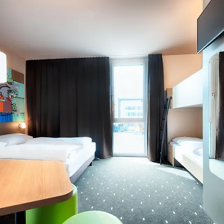 호텔 Stuttgart-neckarhafen 3*