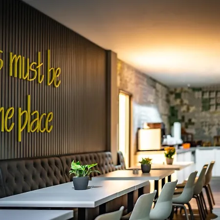 Loginn Stuttgart Zuffenhausen Hotel