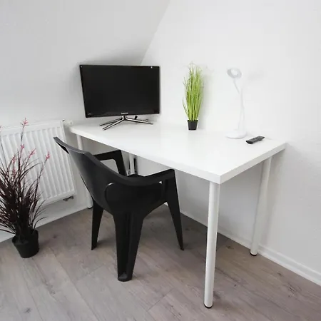 Apartment 2 Zimmer Für Mitarbeiter Nahe Daimler *