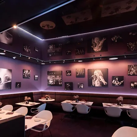 Otel Jaz In The