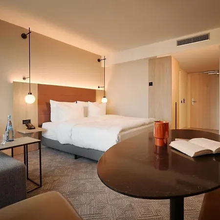 Hotel Adina