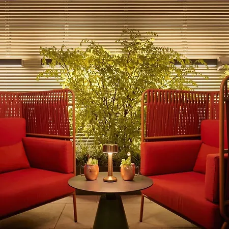 Hotel Adina 4*