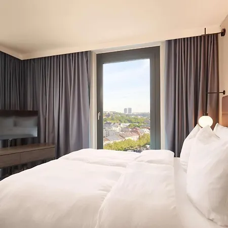 Hotel Adina