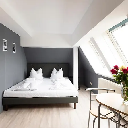 Astoria Am Urachplatz Hotell